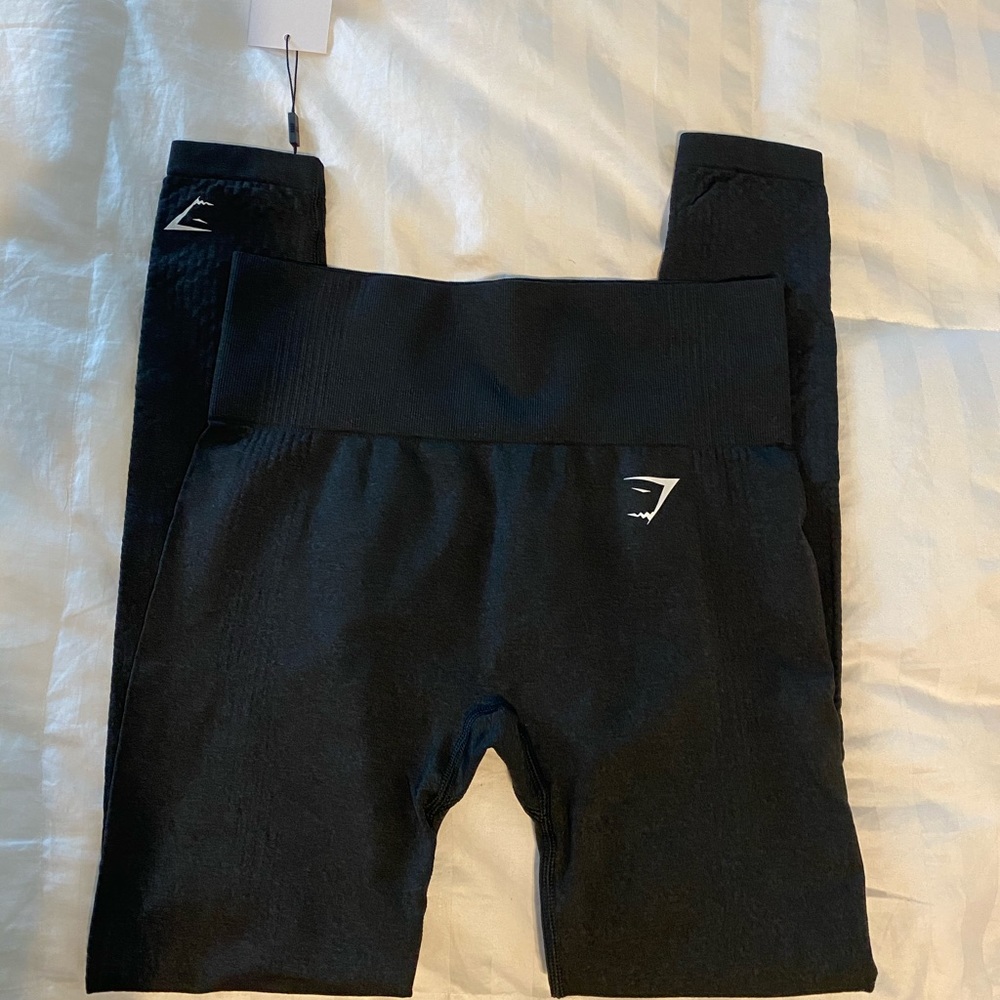 Gym shark leggings size small